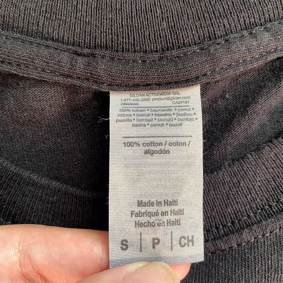 Gildan We Are All Human Pride Graphic Tee Black Rainbow Short Sleeve Size Small - Picture 3 of 3